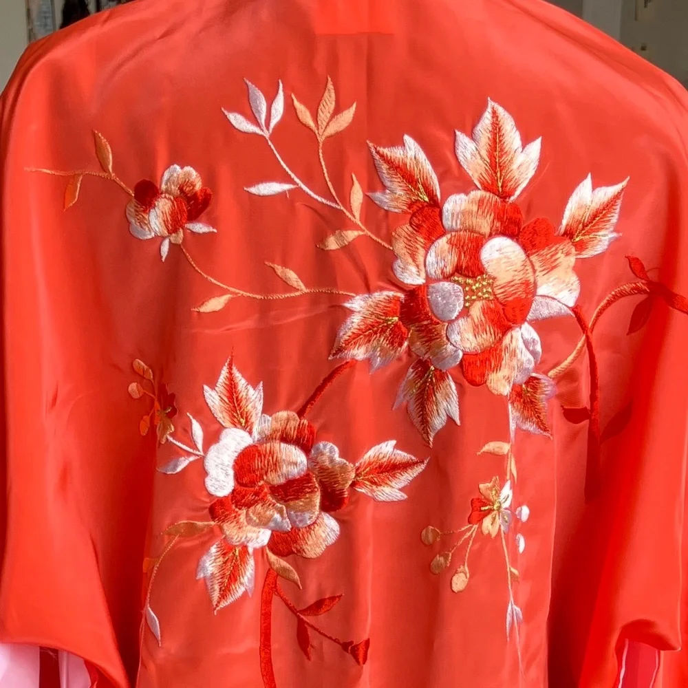 Salmon colored floral embroidered Japanese Kimon - Picture 7 of 8